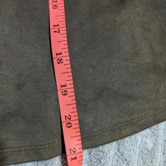 CHLOE & KATIE Women's Olive Green Micro Suede Swing Cropped Tank Top Size S NWOT - Picture 6 of 8